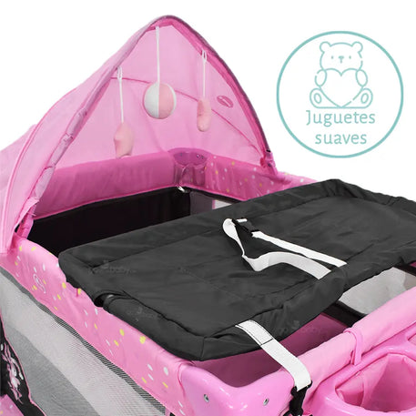 Corral/colecho silver para niña con sus juguetes suaves