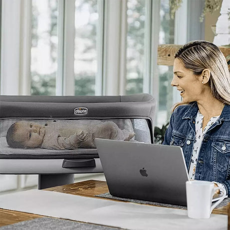 Close To You, Cuna, colecho, Moisés mama utilizándolo para estar cerca a su bebé para trabajar