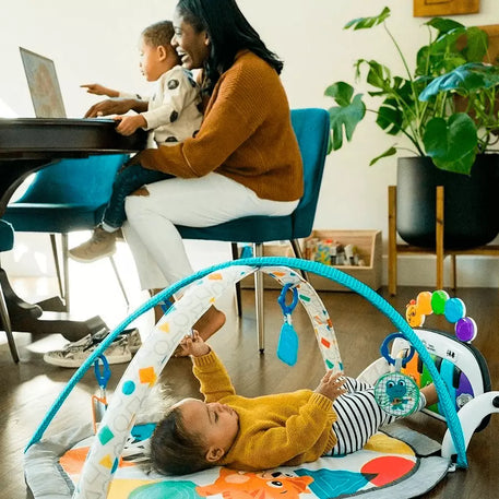 4-IN-1 KICKIN´ TUNES MUSIC & LANGUAGE GYM