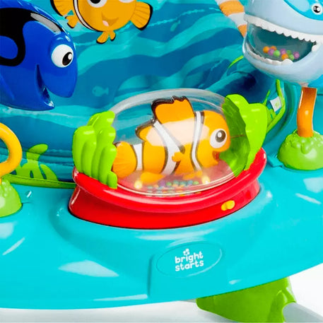 Saltador buscando a nemo